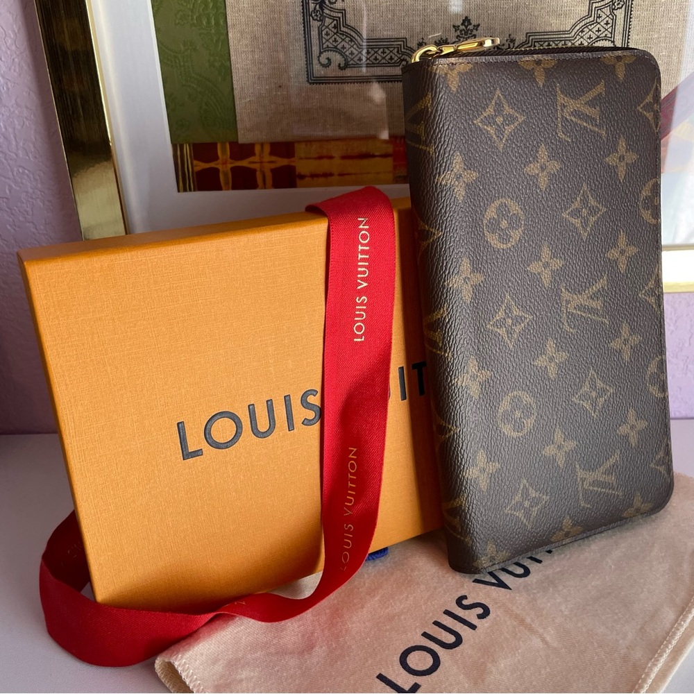 Louis Vuitton Brown and Gold Monogram Zippy Organizer - Picture 3 of 12